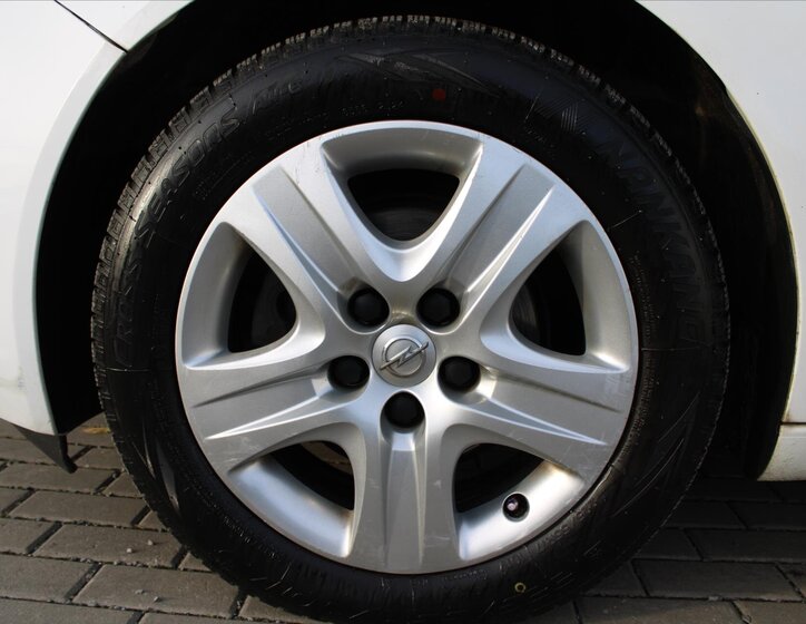 Opel Insignia Kombi 2,0 l 96 kw