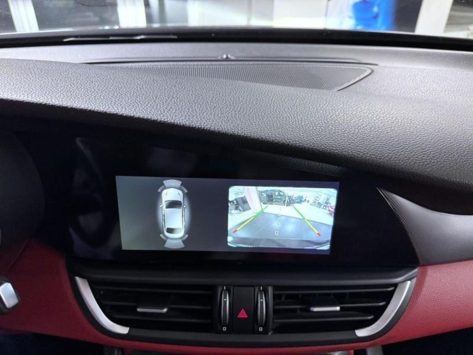 Alfa Romeo Giulia 11