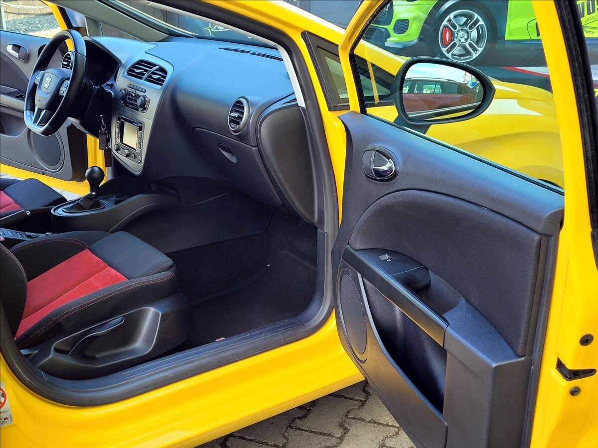 Seat Leon Hatchback 2,0 l 185 kw