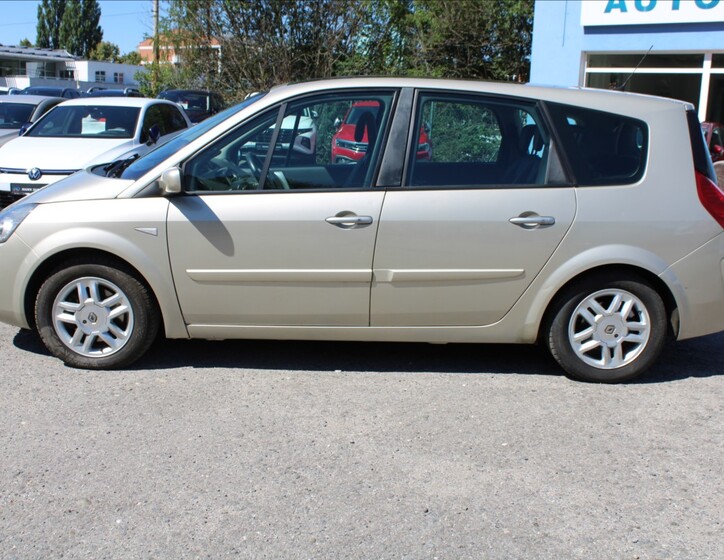 Renault Grand Scénic 8