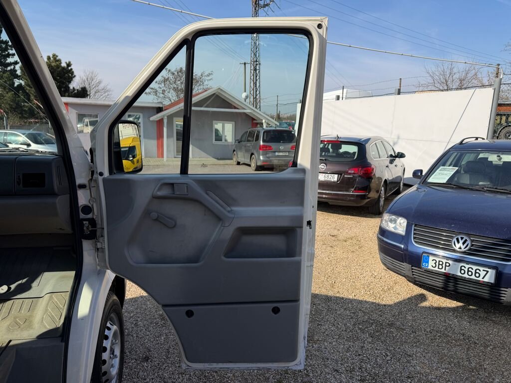 Volkswagen LT Skříň 2,5 l 70 kw