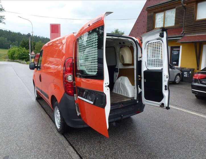Opel Combo Skříň 1,2 l 66 kw