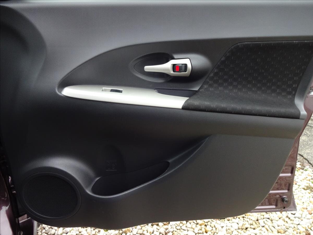 Toyota Urban Cruiser Hatchback 1,3 l 74 kw