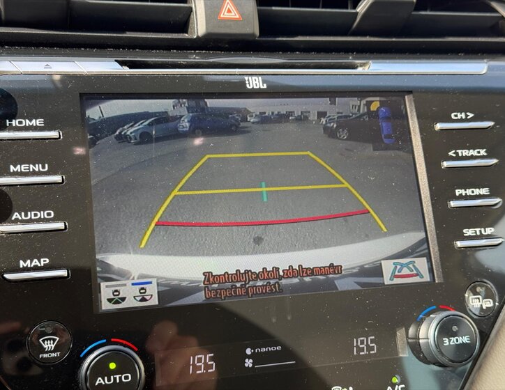 Toyota Camry Sedan / Limuzína 2,5 l 131 kw