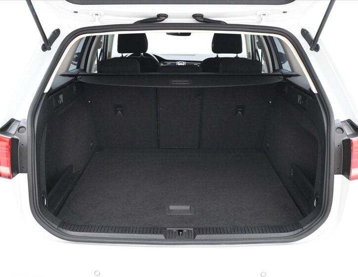 Volkswagen Passat 10