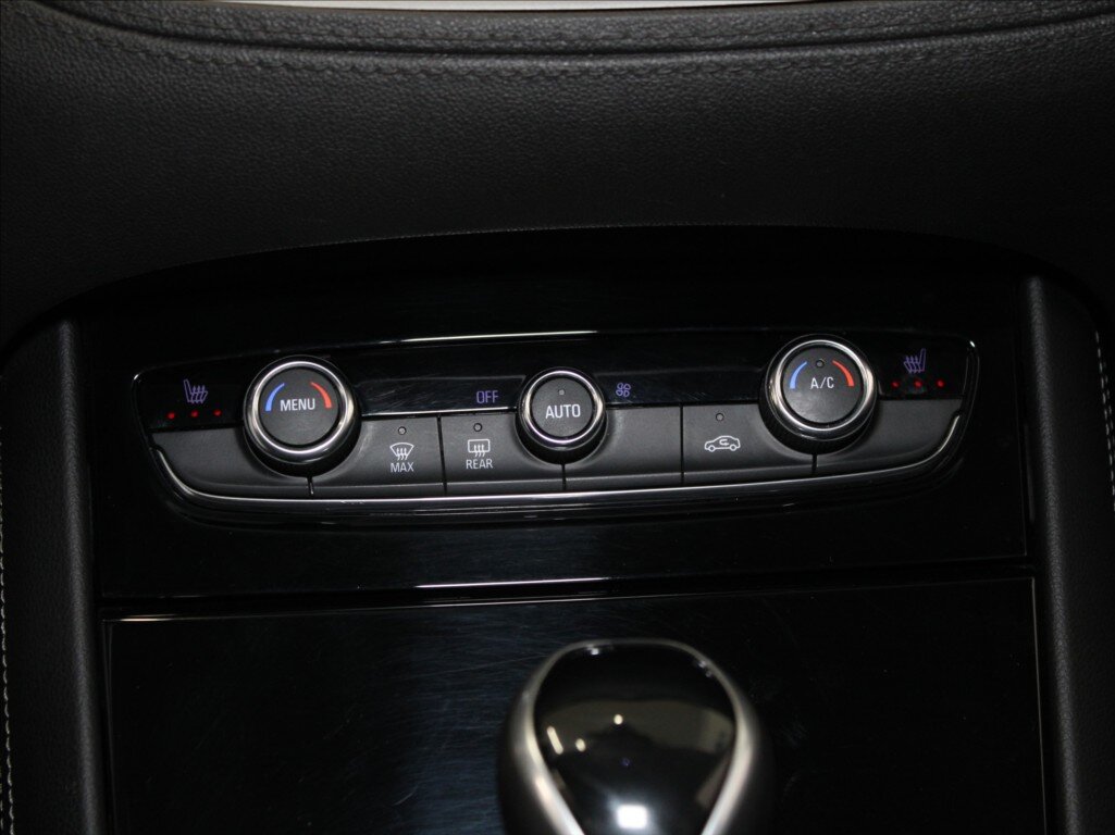 Opel Grandland X SUV / Terénní 1,2 l 96 kw