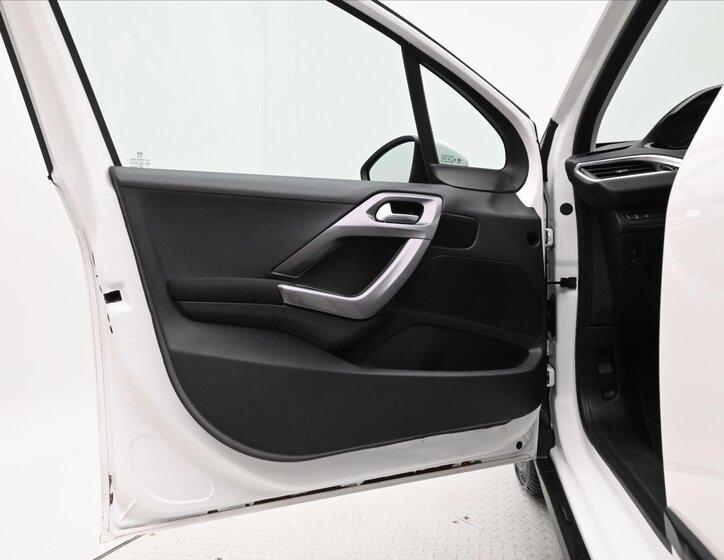 Peugeot 2008 SUV 2,0 l 60 kw