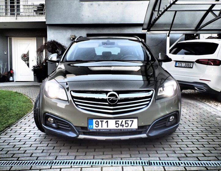 Opel Insignia Kombi 2,0 l 143 kw