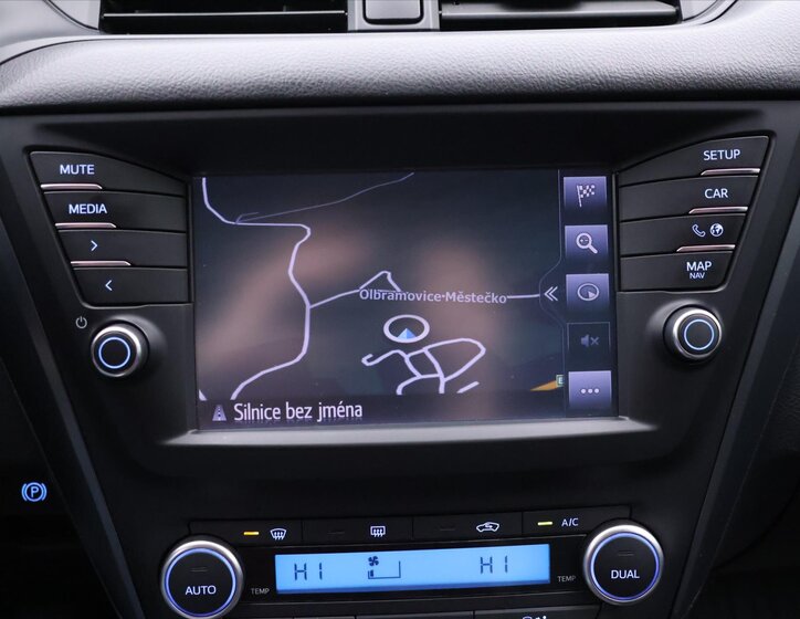 Toyota Avensis Kombi 2,0 l 105 kw