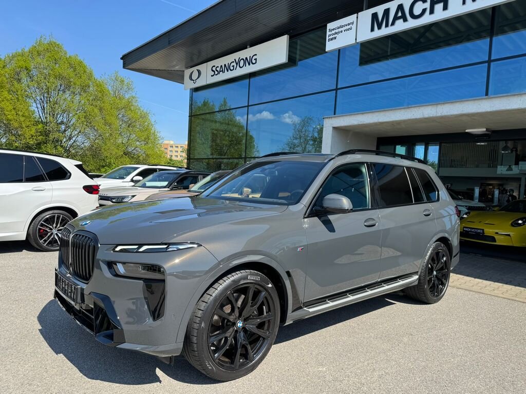 BMW X7 SUV / Terénní 3,0 l 250 kw