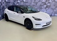 Tesla Model 3 Sedan / Limuzína 0,0 239 kw