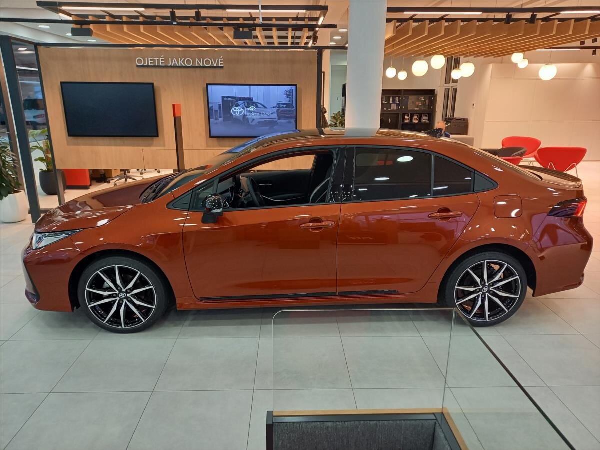 Toyota Corolla Sedan / Limuzína 1,8 l 72 kw