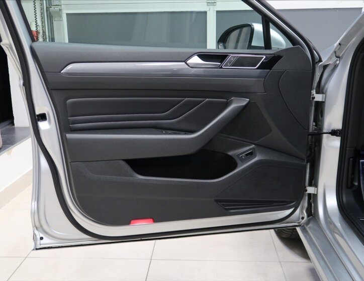 Volkswagen Passat Kombi 2,0 l 147 kw