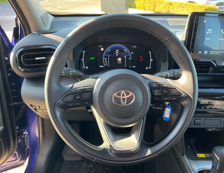 Toyota Yaris Cross 16