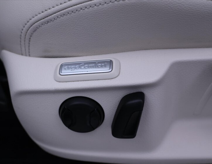 Volkswagen Passat Kombi 1,4 l 110 kw