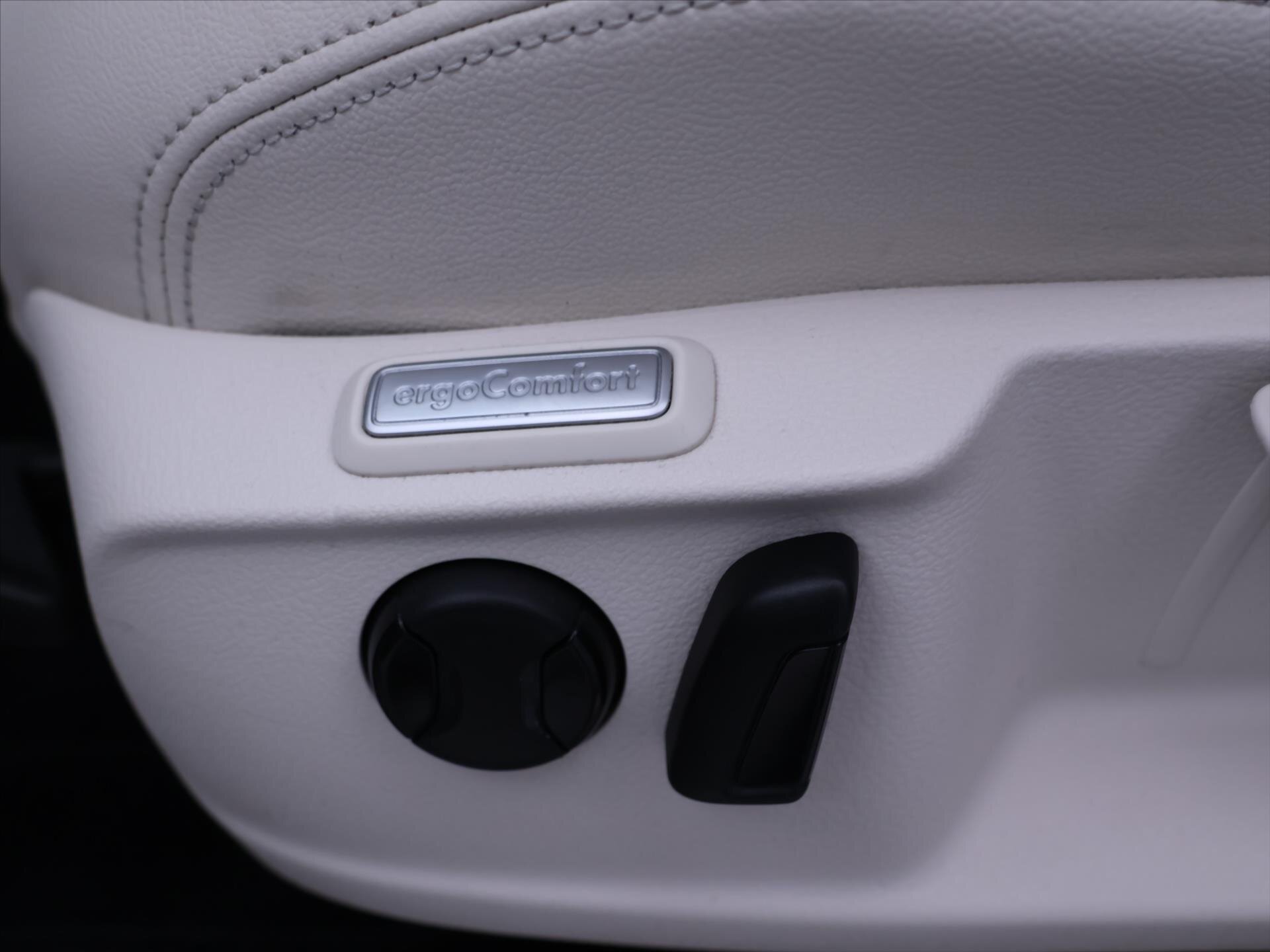 Volkswagen Passat Kombi 1,4 l 110 kw