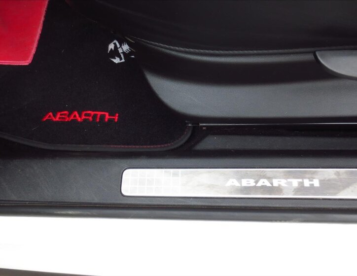 Fiat Grande Punto Hatchback 1,4 l 139 kw