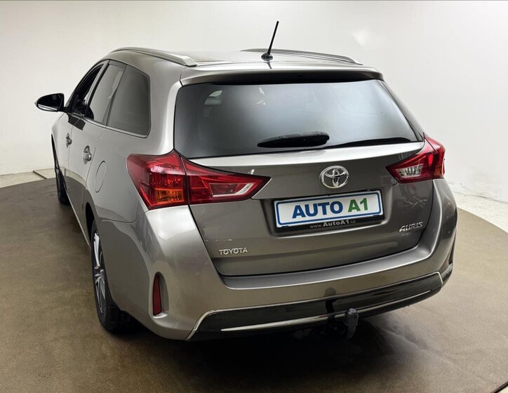 Toyota Auris Kombi 1,4 l 66 kw