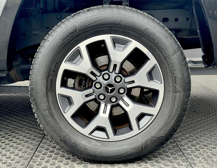 Mercedes-Benz Třídy X 36