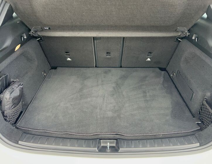 Mercedes-Benz GLA 12