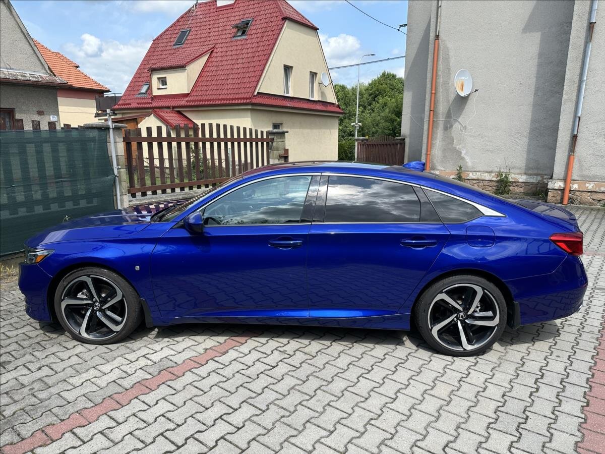 Honda Accord Sedan / Limuzína 1,5 l 141 kw