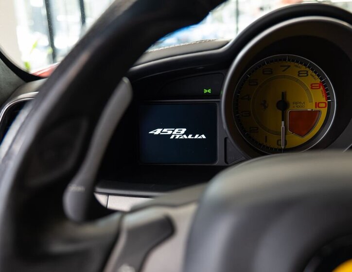 Ferrari 458 Kupé 4,5 l 416 kw