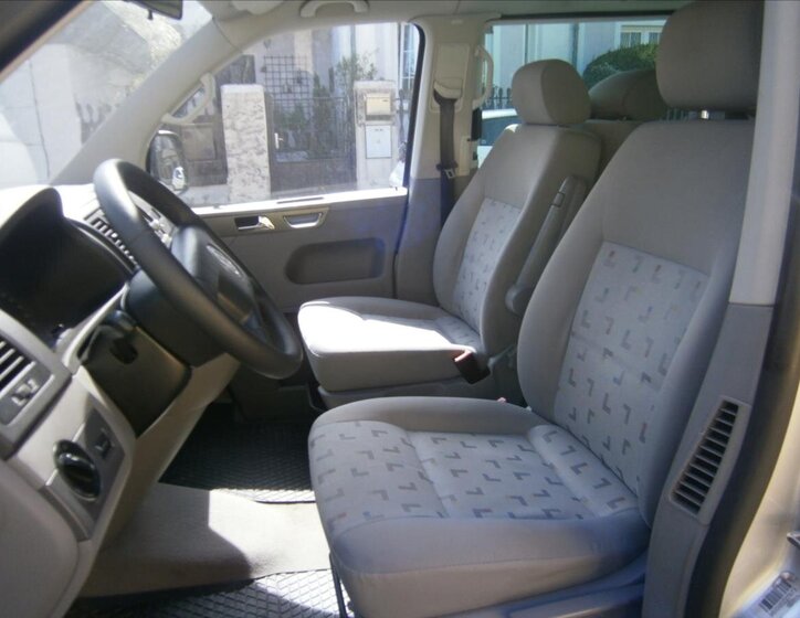 Volkswagen Multivan 12