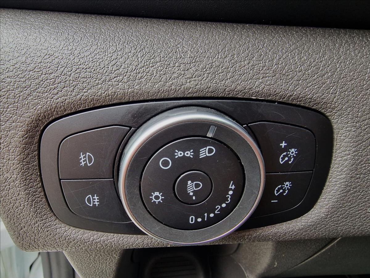 Ford Transit Custom Skříň 2,0 l 77 kw