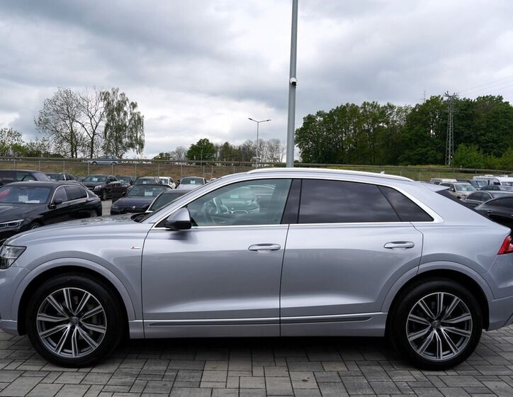 Audi Q8 SUV / Terénní 3,0 l 250 kw