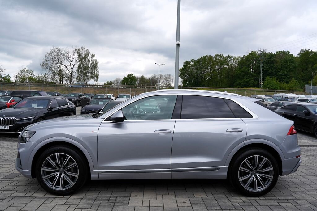 Audi Q8 SUV / Terénní 3,0 l 250 kw
