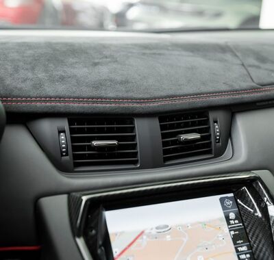 Lamborghini Aventador 36