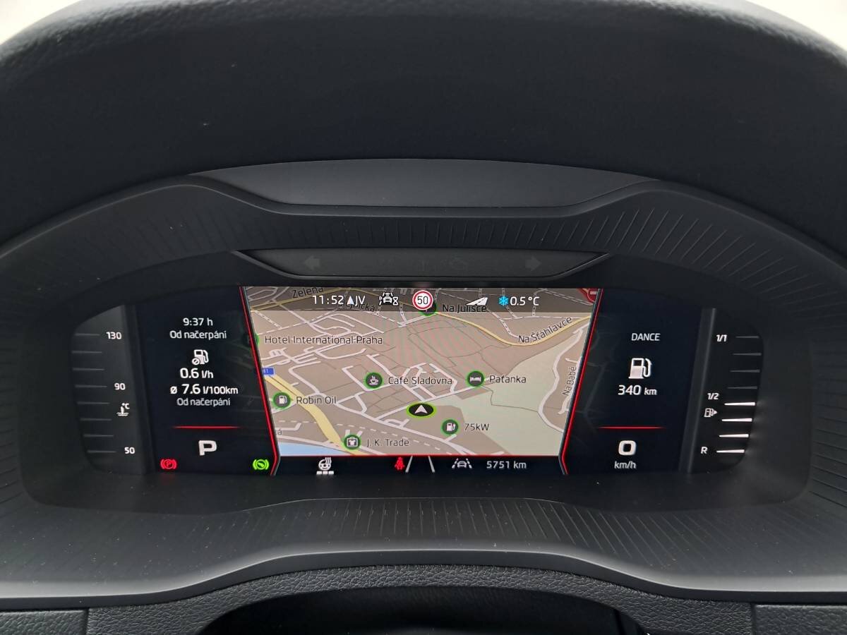 Škoda Karoq SUV / Terénní 2,0 l 110 kw