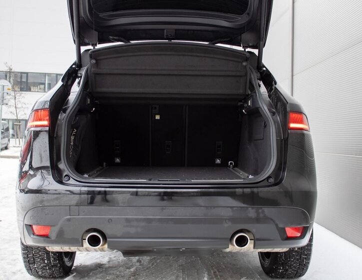 Jaguar F-Pace SUV 3,0 l 221 kw