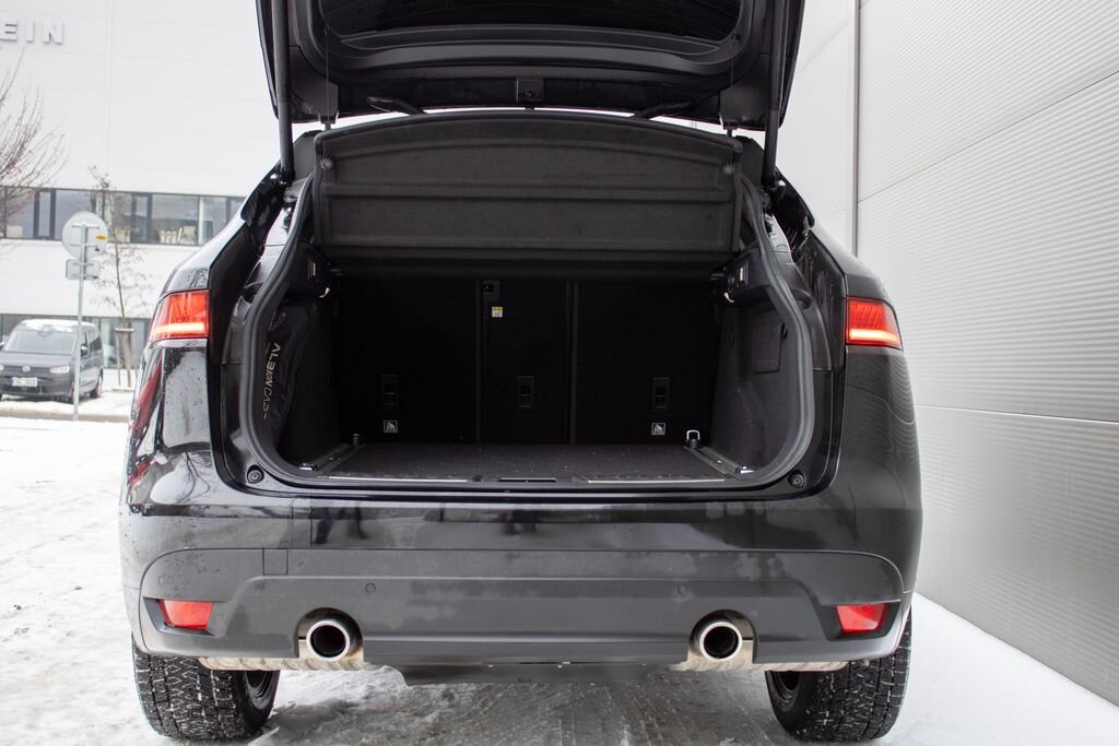 Jaguar F-Pace SUV 3,0 l 221 kw