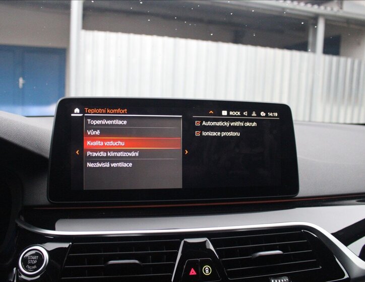 BMW Řada 5 Kombi 3,0 l 210 kw