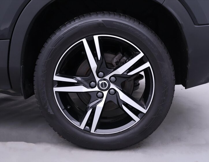 Volvo XC40 SUV 2,0 l 145 kw