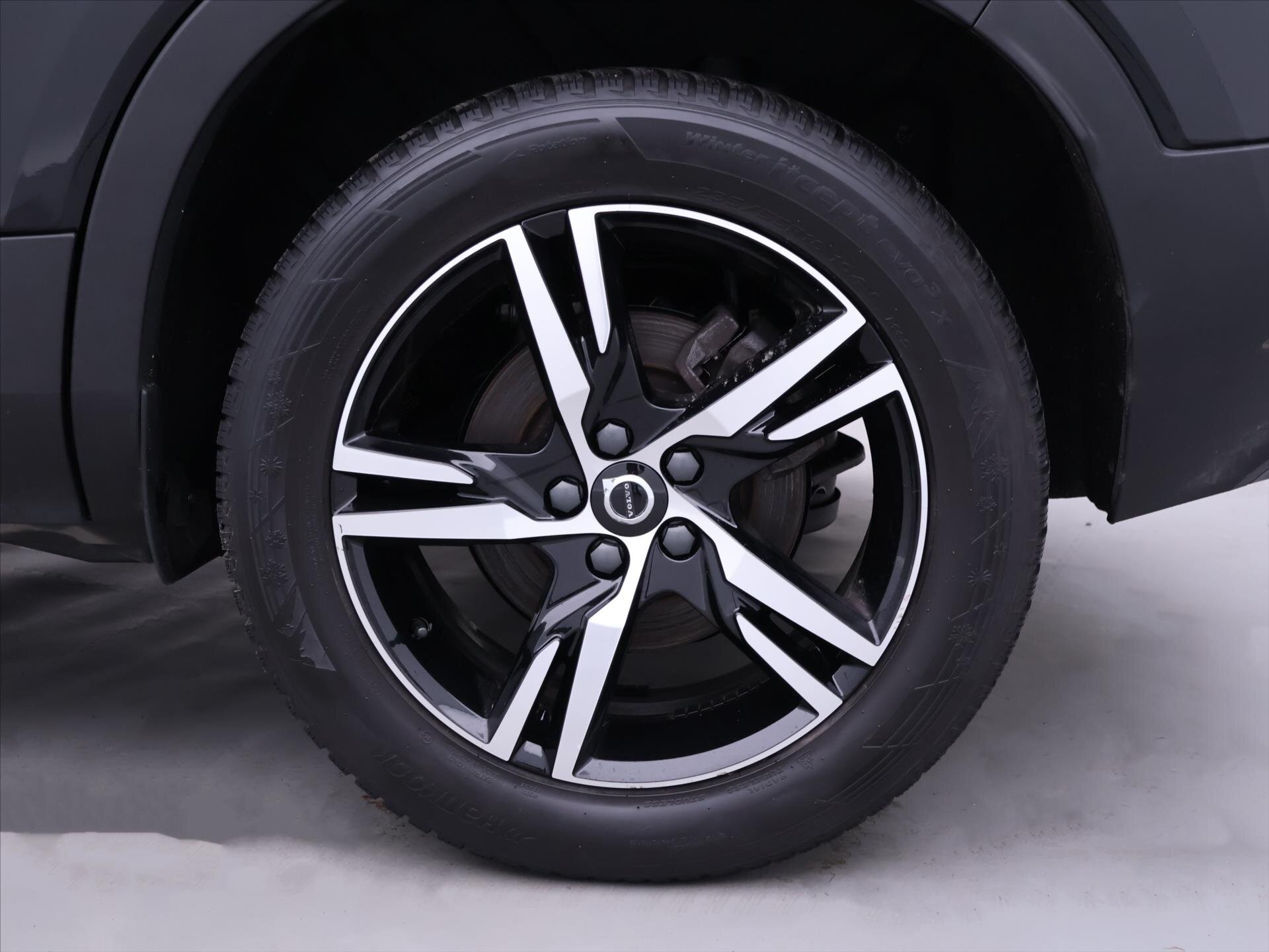 Volvo XC40 SUV 2,0 l 145 kw