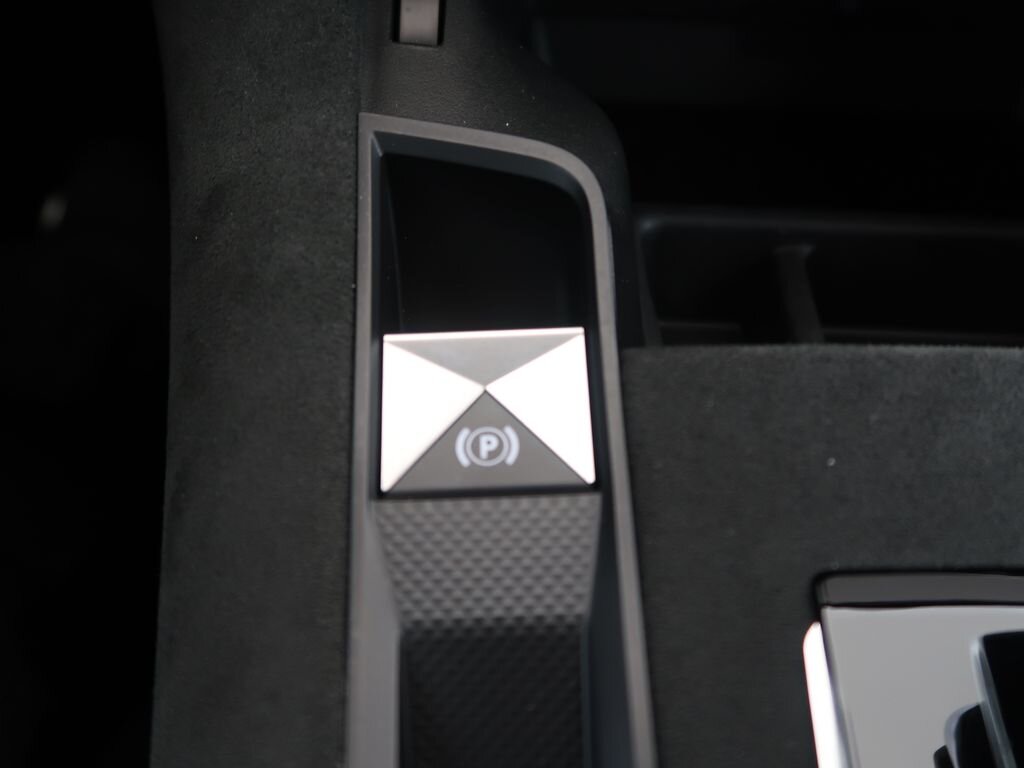 DS Automobiles DS7 Crossback SUV / Terénní 1,6 l 133 kw
