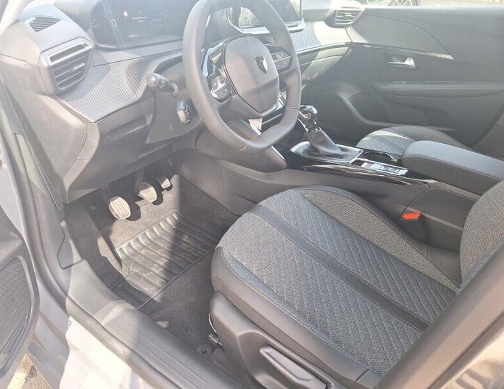 Peugeot 208 Hatchback 1,2 l 74 kw