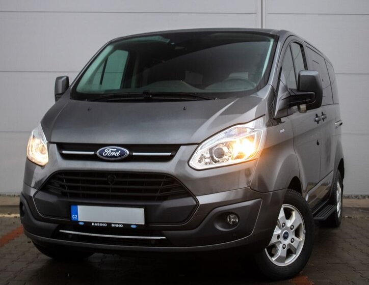 Ford Tourneo Custom 1