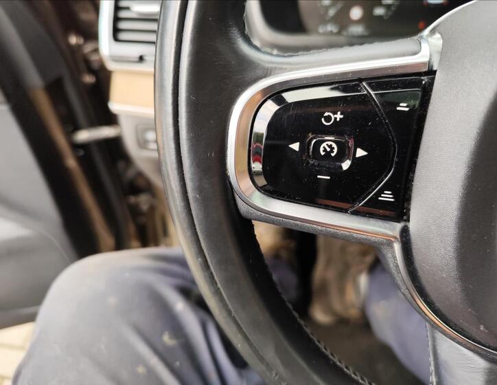 Volvo XC90 17