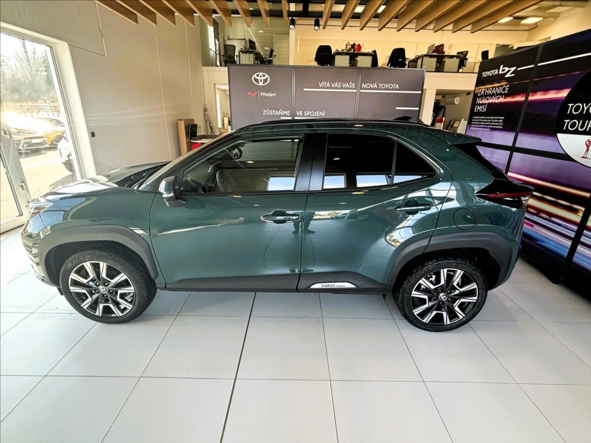Toyota Yaris Cross SUV 1,5 l 96 kw