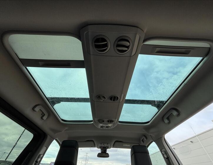 Peugeot Traveller 16