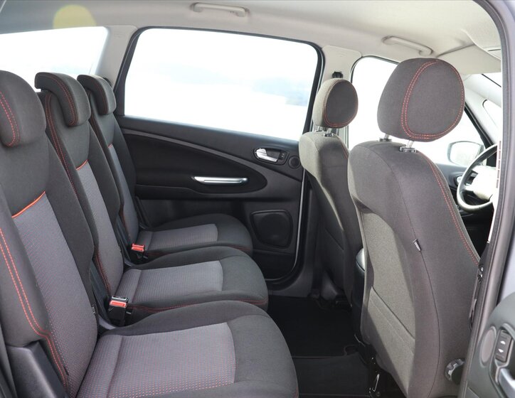 Ford S-MAX MPV 2,0 l 103 kw