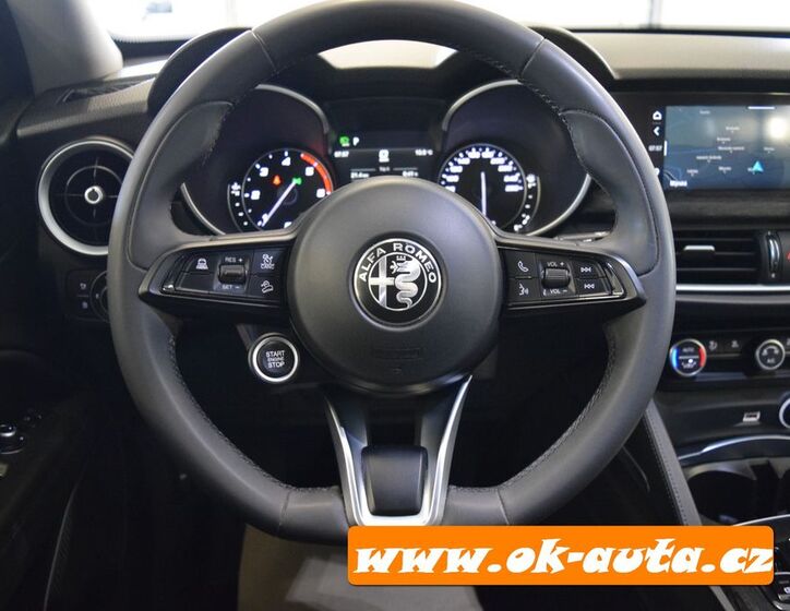 Alfa Romeo Stelvio 28