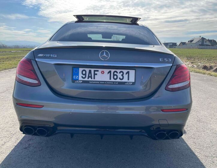 Mercedes-Benz Třídy E 4