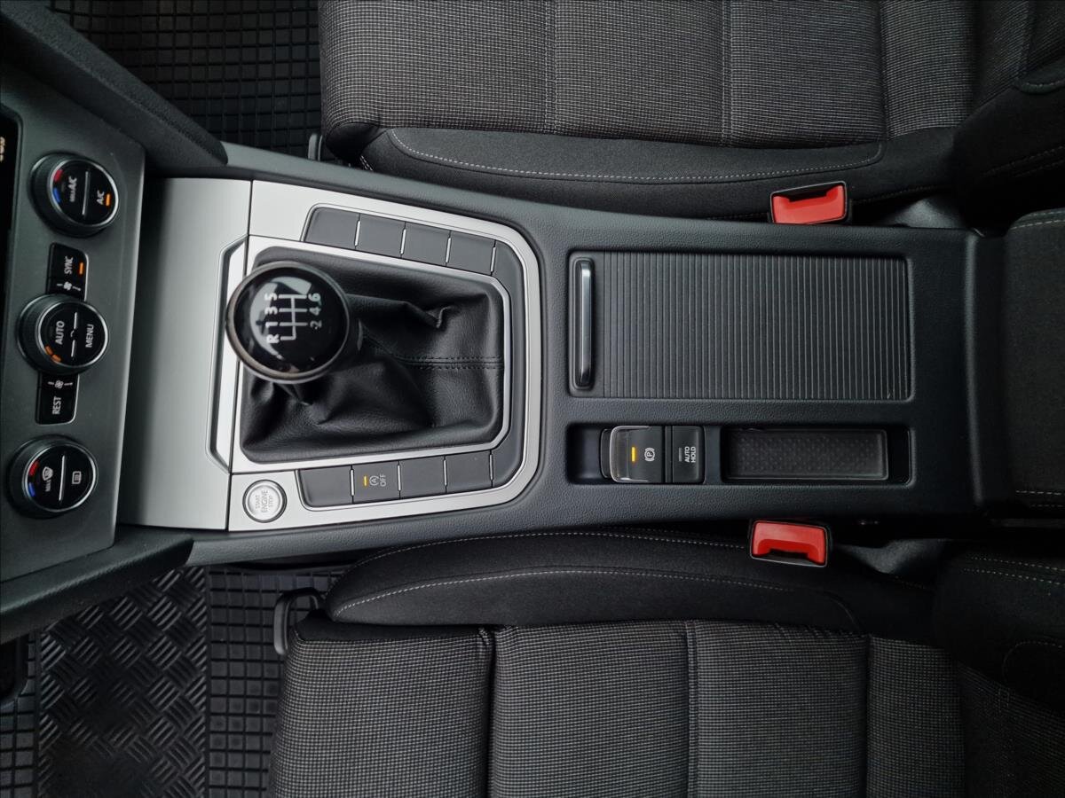 Volkswagen Passat Kombi 1,4 l 110 kw