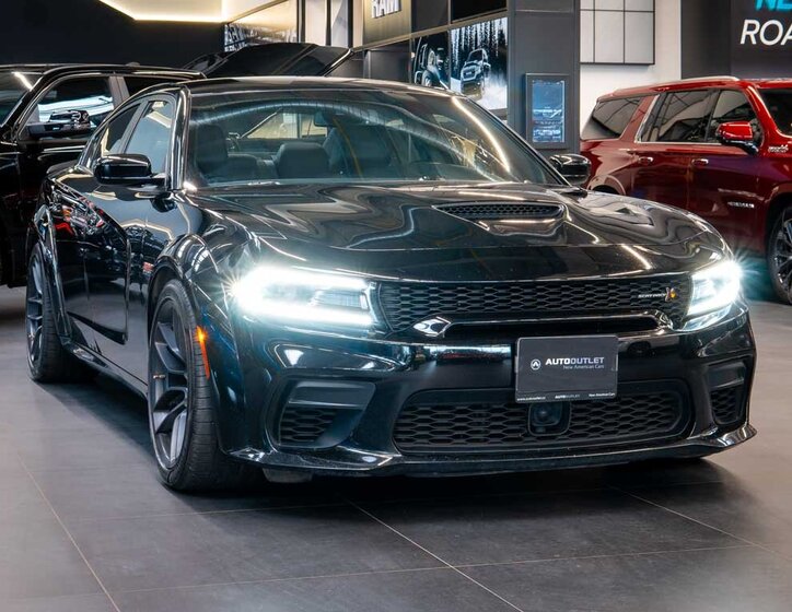 Dodge Charger Sedan / Limuzína 6,4 l 361 kw