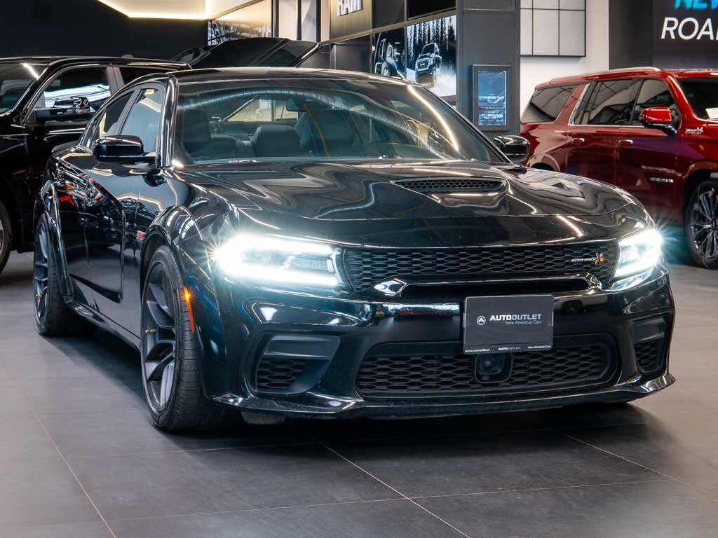 Dodge Charger Sedan / Limuzína 6,4 l 361 kw