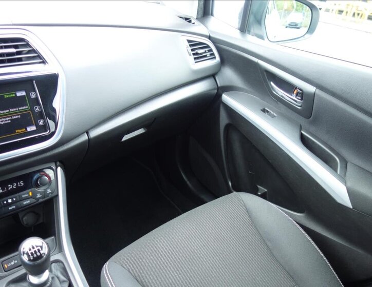 Suzuki S-Cross SUV 1,4 l 103 kw